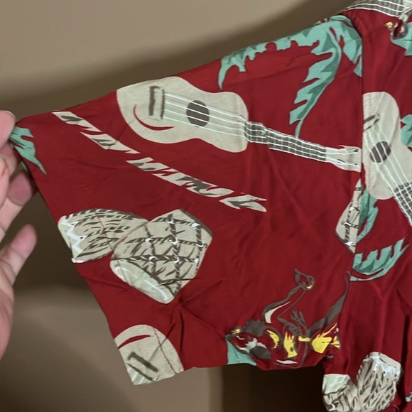 Rayon vacation Hawaiian style shirt vintage. B6 - Picture 4 of 5